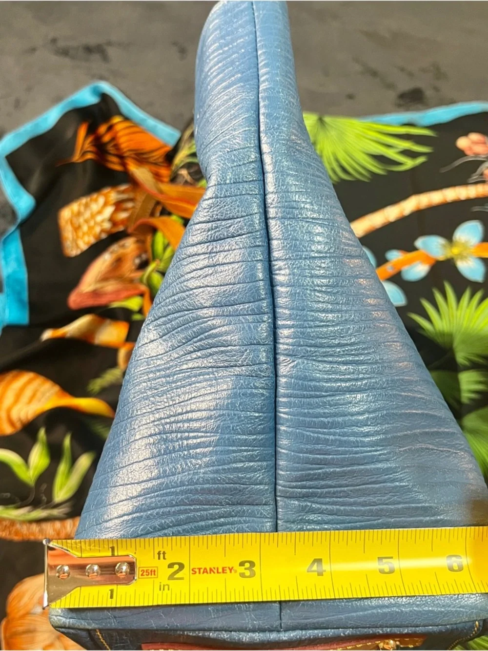 Dooney & Bourke Vachetta Leather Wave Embossed Blue Work‎ Travel School Tote Bag